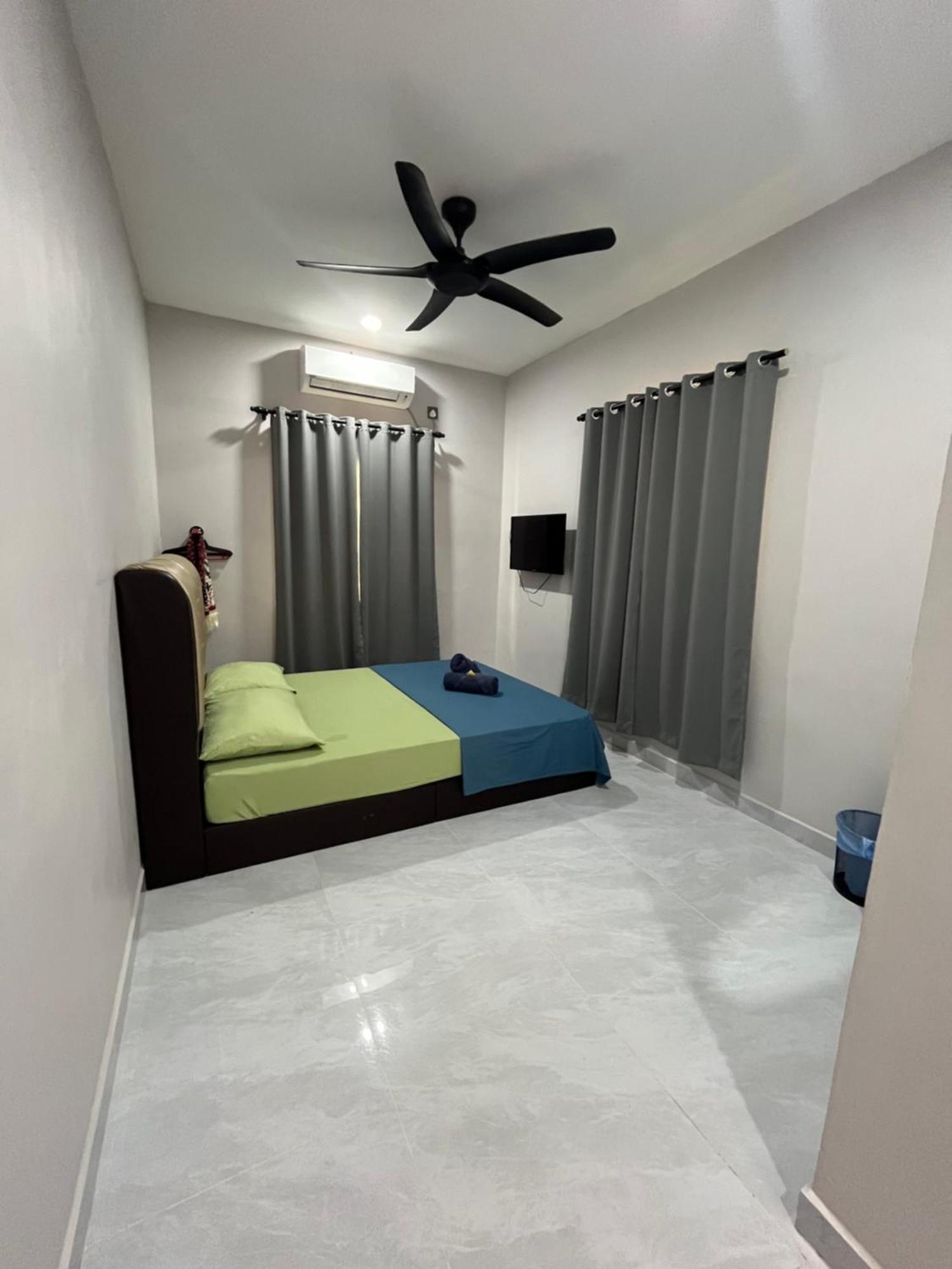 Razak Guest House Setiu Extérieur photo