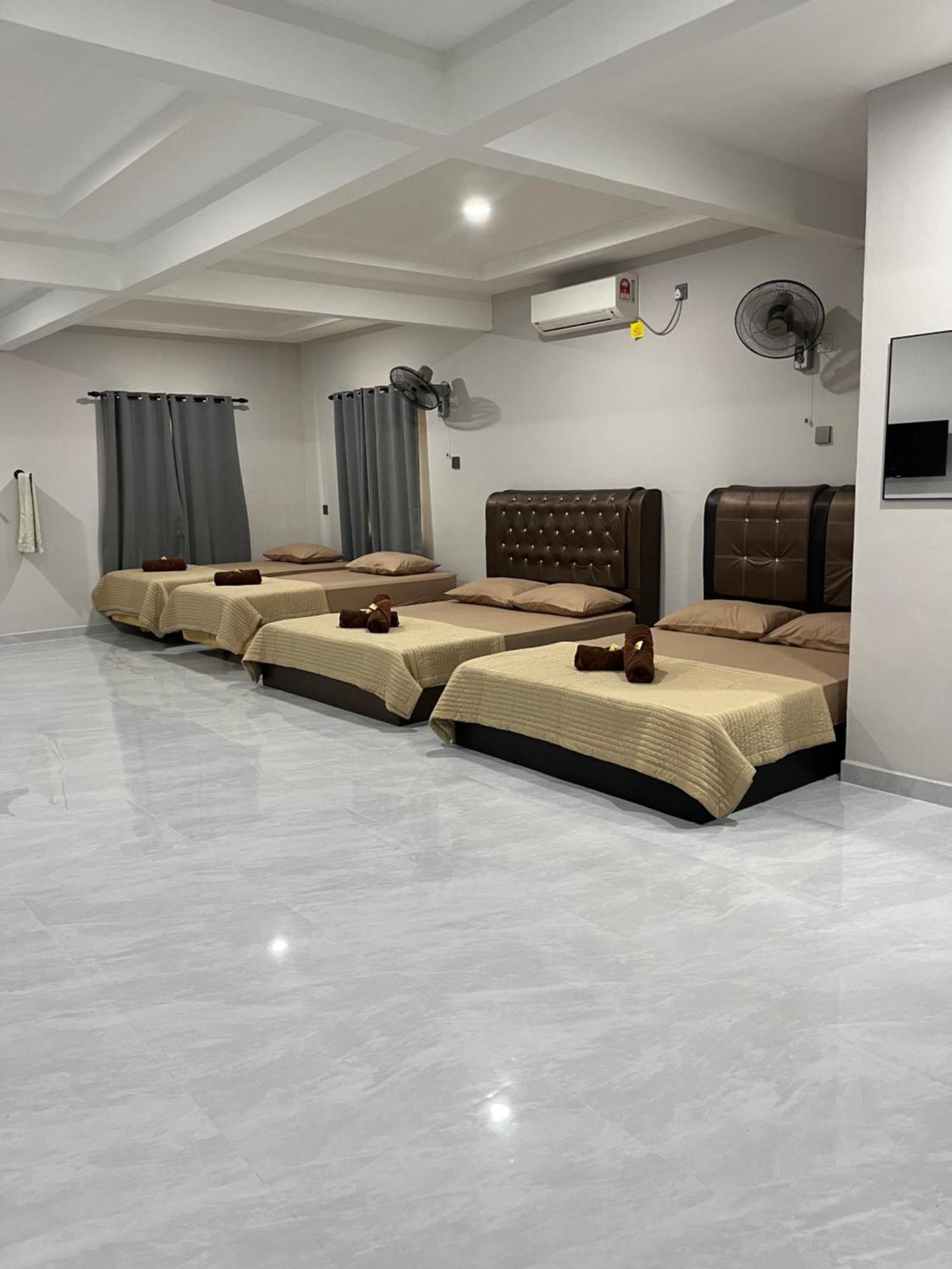 Razak Guest House Setiu Extérieur photo