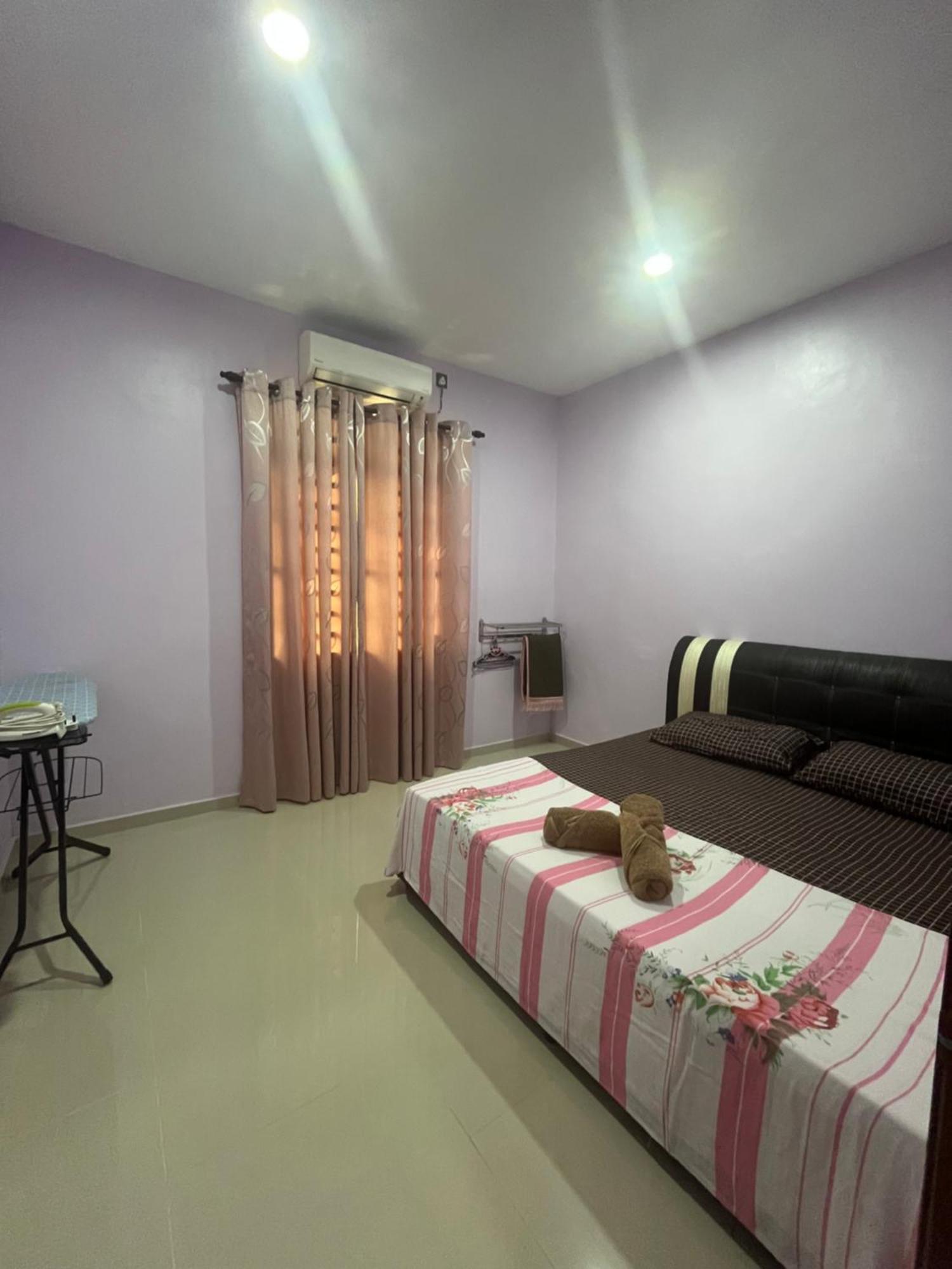 Razak Guest House Setiu Extérieur photo