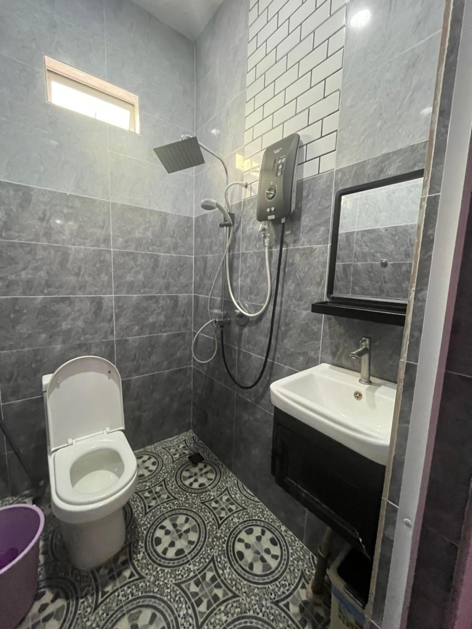 Razak Guest House Setiu Extérieur photo