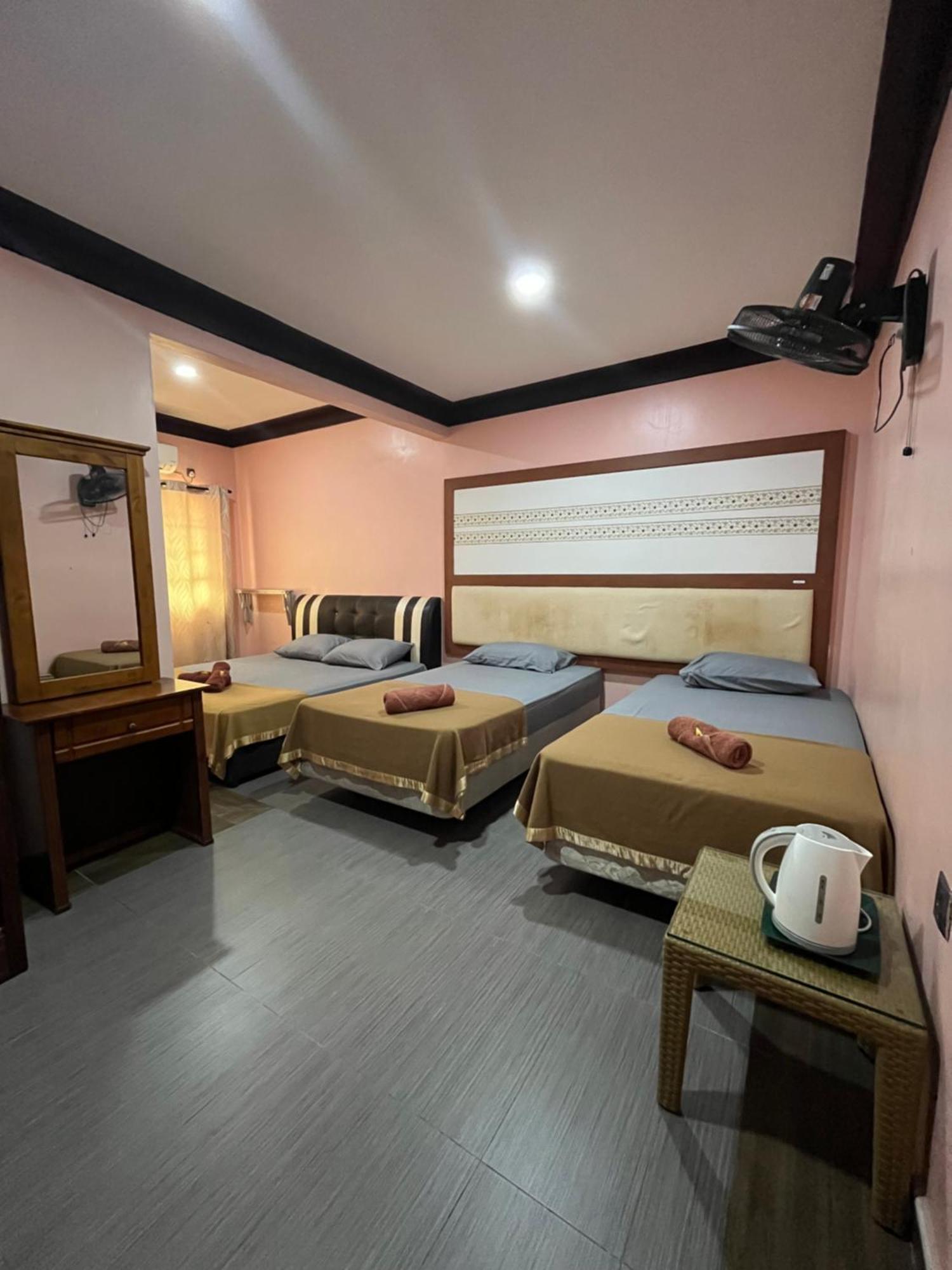 Razak Guest House Setiu Extérieur photo