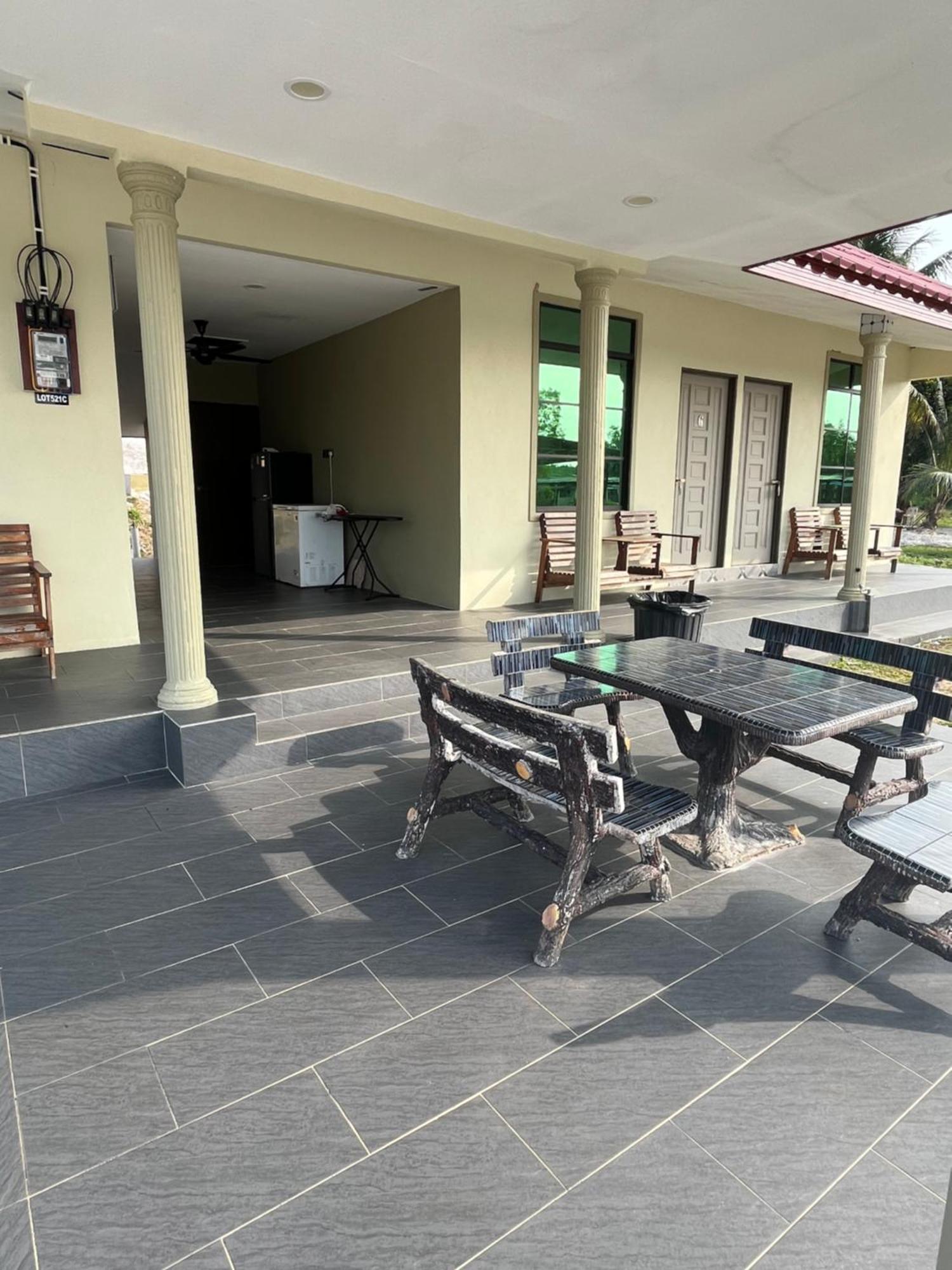 Razak Guest House Setiu Extérieur photo