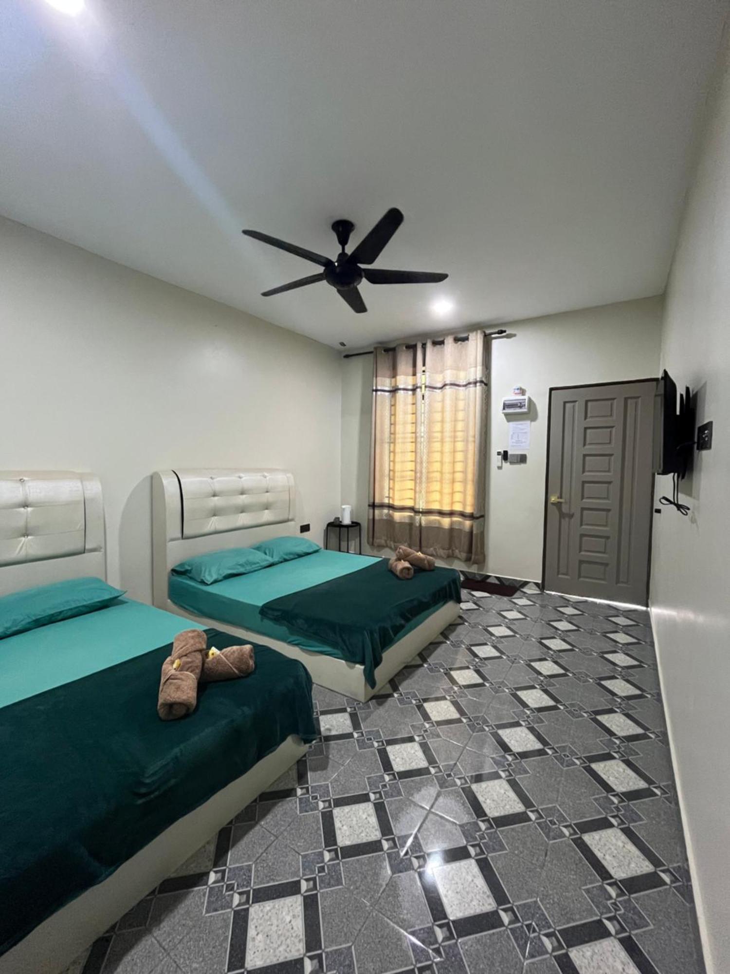 Razak Guest House Setiu Extérieur photo