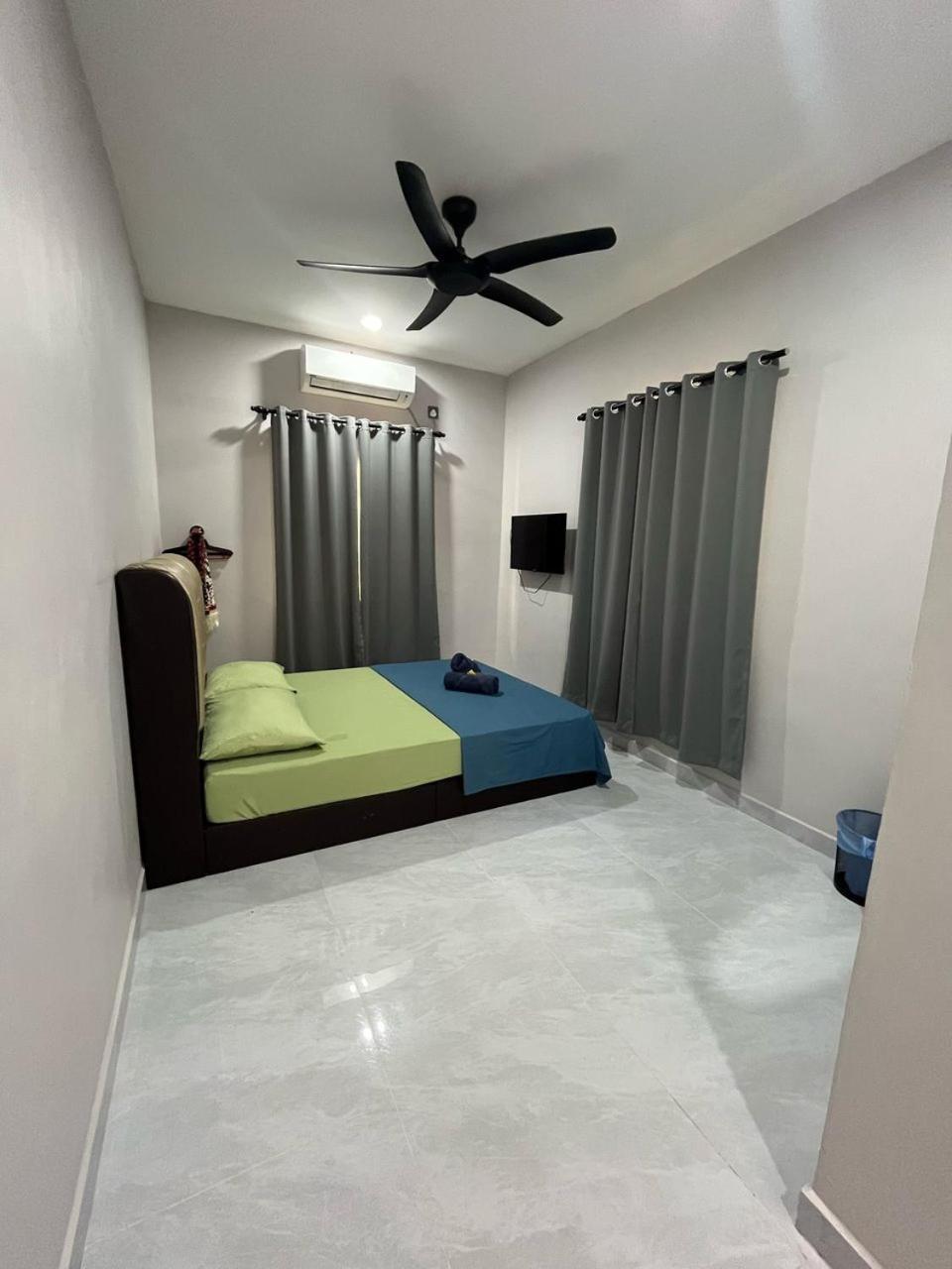 Razak Guest House Setiu Extérieur photo