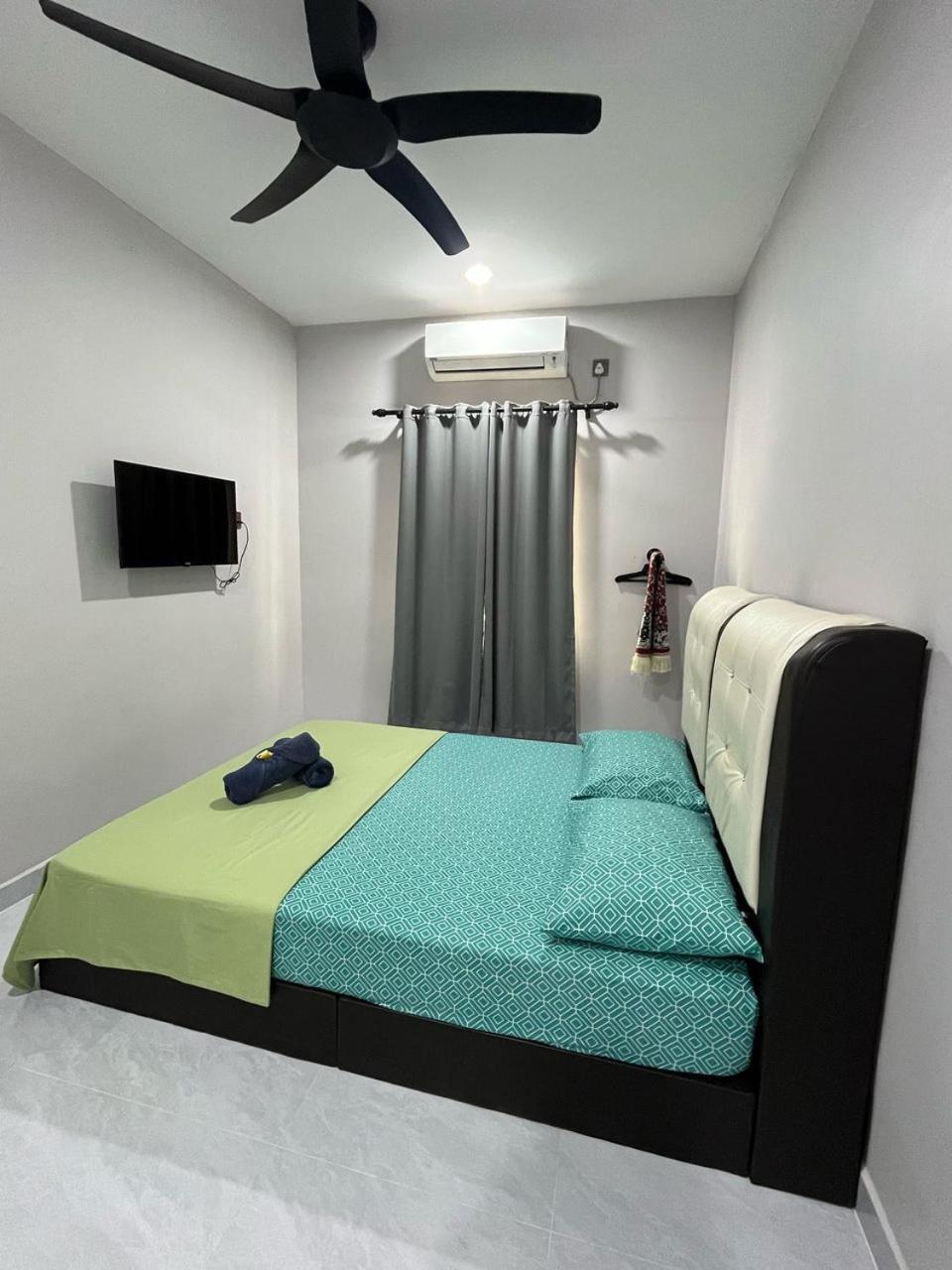 Razak Guest House Setiu Extérieur photo