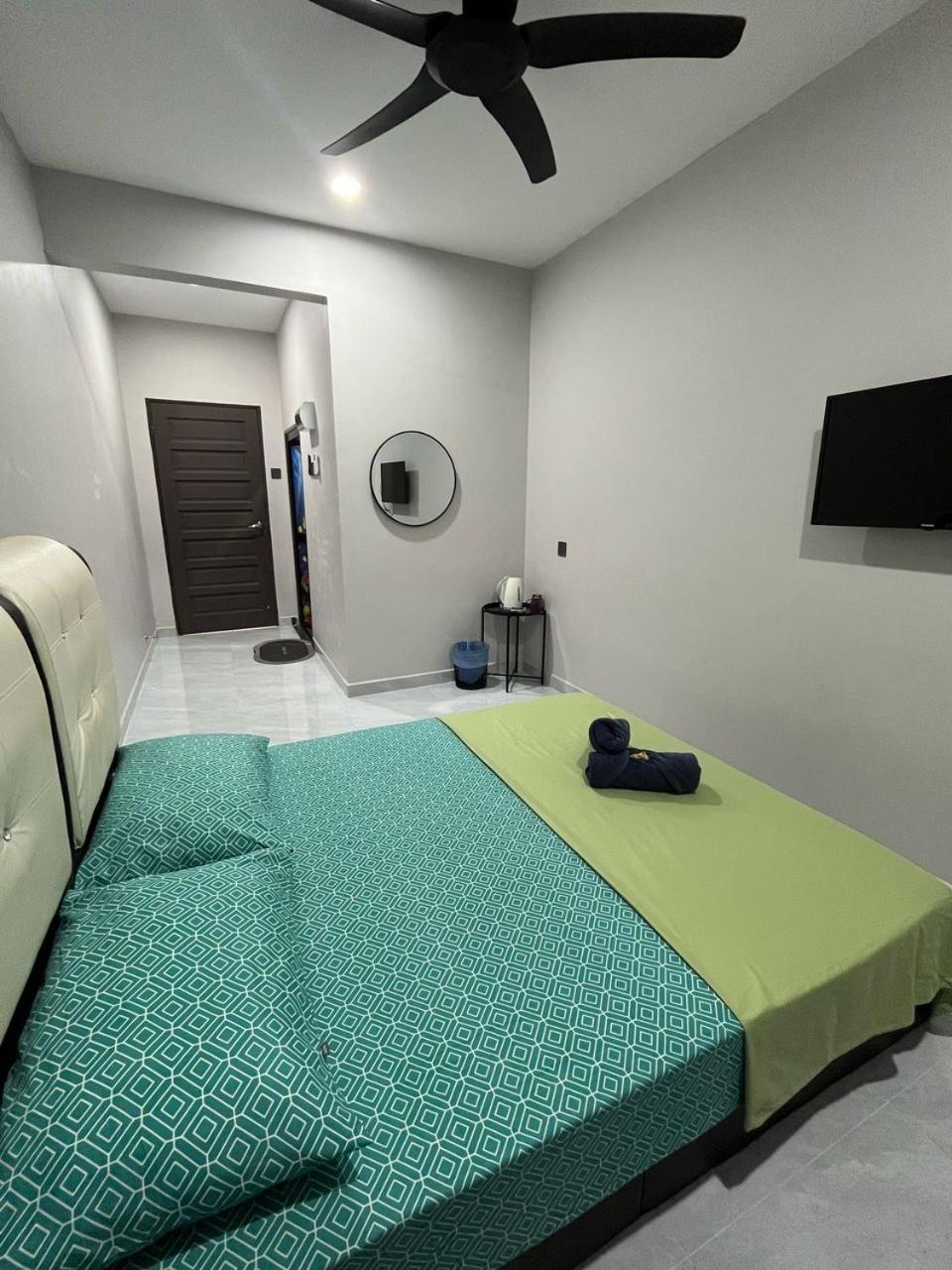 Razak Guest House Setiu Extérieur photo